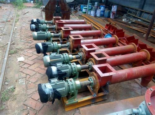 多出料口絞龍輸送機(jī)生產(chǎn)廠家